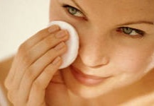 Как выбрать косметические и ухаживающие средства для чувствительной кожи